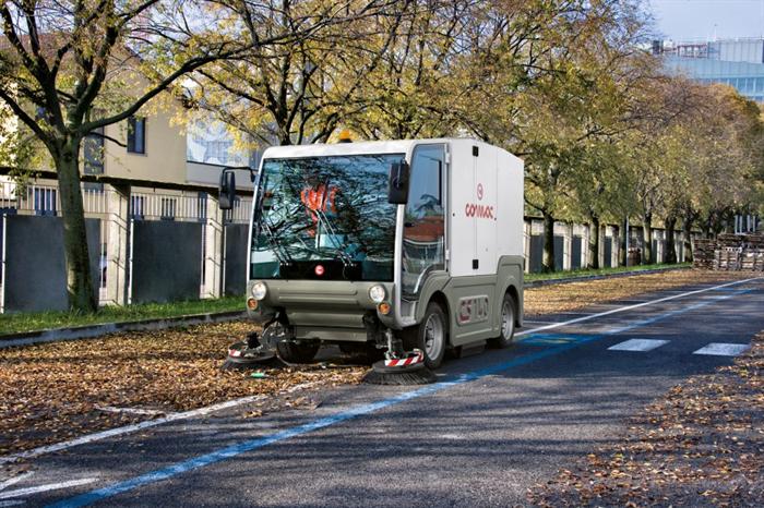 Comac CS 140 – Yanacaq ilə işləyən sürülən süpürən maşın